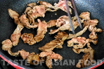 Beef and broccoli stir-fry - pan fry beef