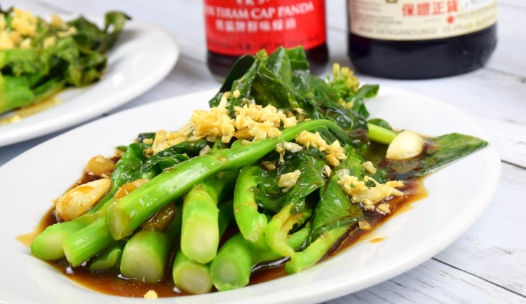 Chinese broccoli with oyster sauce