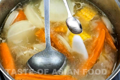 Chinese vegetable soup - season the soup