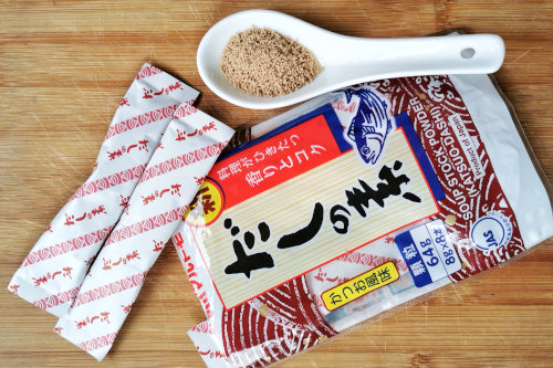 dashi powder to reconstitute the soup stock