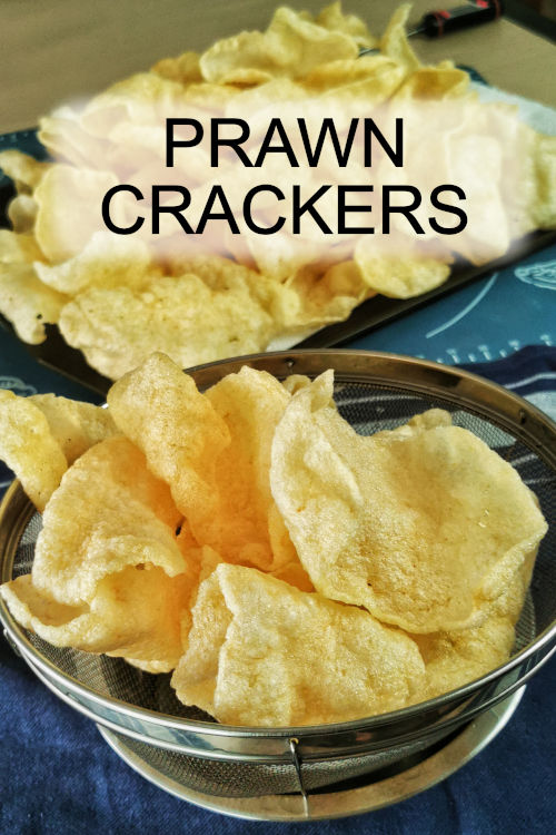 Prawn crackers (shrimp chips) are classic Chinese snacks. You can prepare homemade crispy crackers easily by following this recipe. 