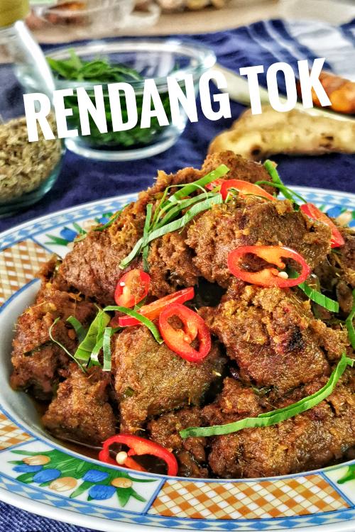 Rendang tok is the best dry beef rendang recipe from Perak. Its unique taste is from the combination of herbs and spices with slow cooking.