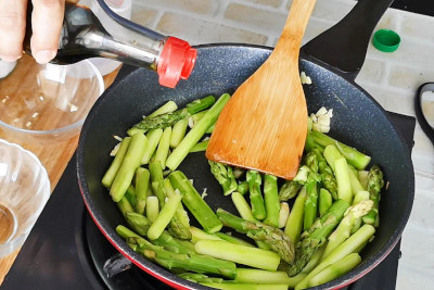 shrimp and asparagu stir fry season asparagus