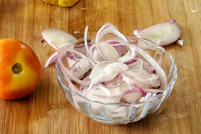 chicken with potatoes and onon rings