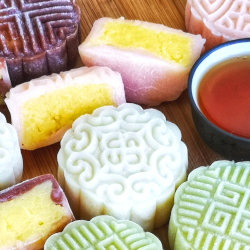 snow skin mooncake with custard filling