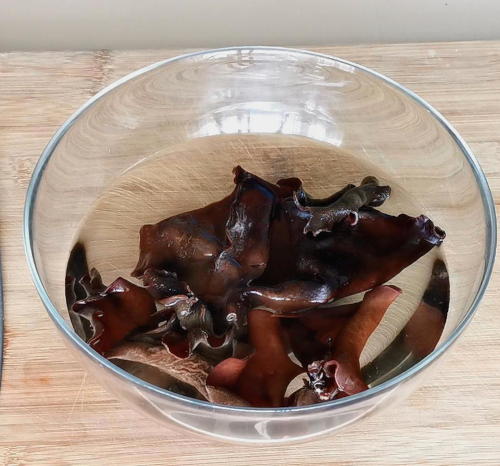 the hydrated wood ear mushrooms