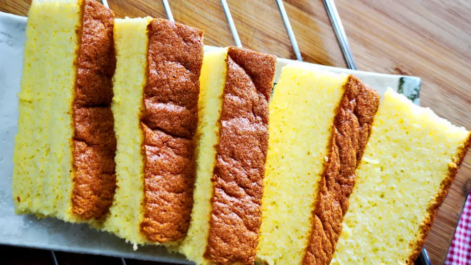 Castella (Kasutera カステラ) catches my attention when I realize that it is a cake made with bread flour. In this article, I want to show you my journey to develop my castella recipe, highlighting some mistakes I made, and offer the solutions.
