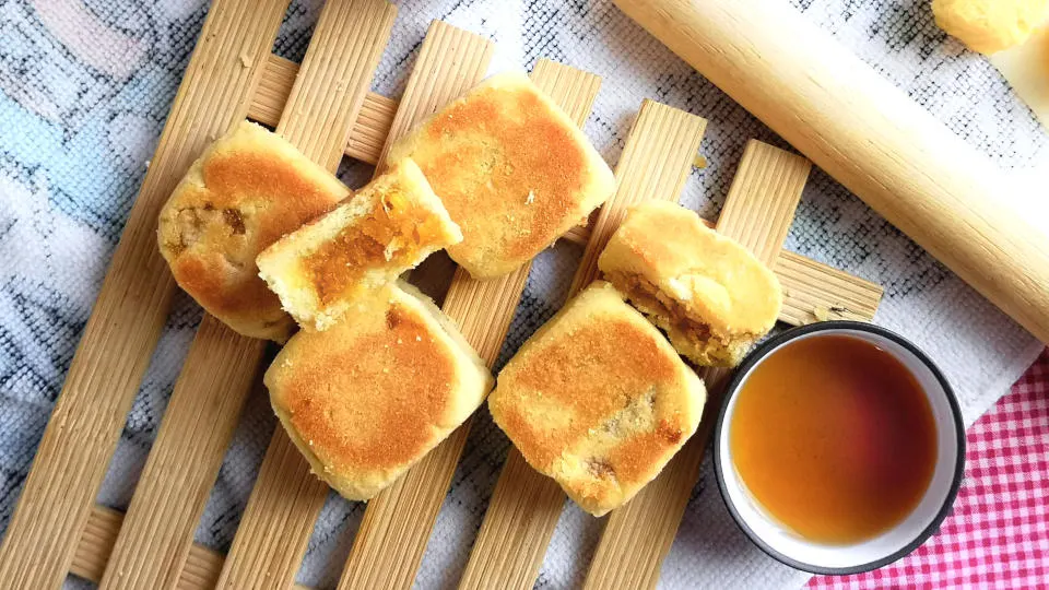 Taiwanese pineapple cake