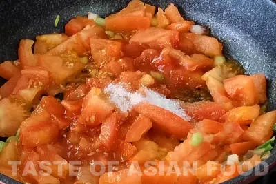 tomato eggs- cook tomato